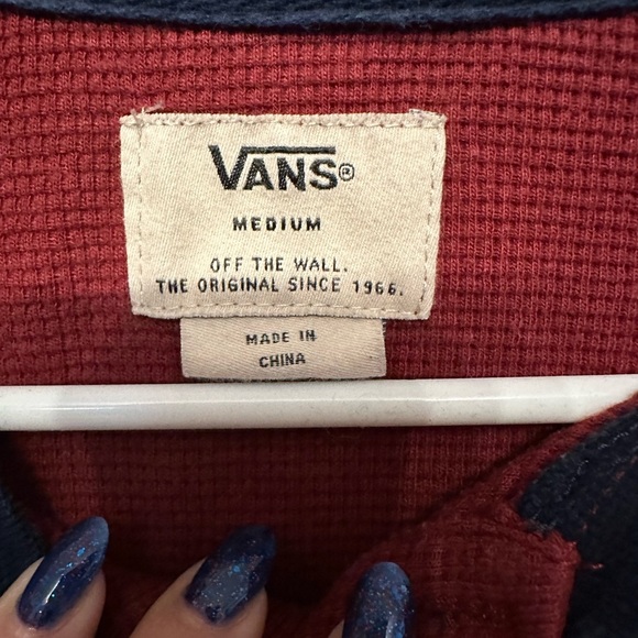 Vans Early 2000’s Red Waffle Knit Shirt with Logo Patch Medium - Picture 4 of 5